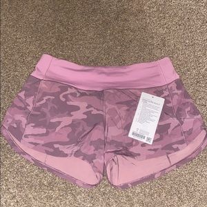 Brand new Lululemon speed up short MR size 6 4”